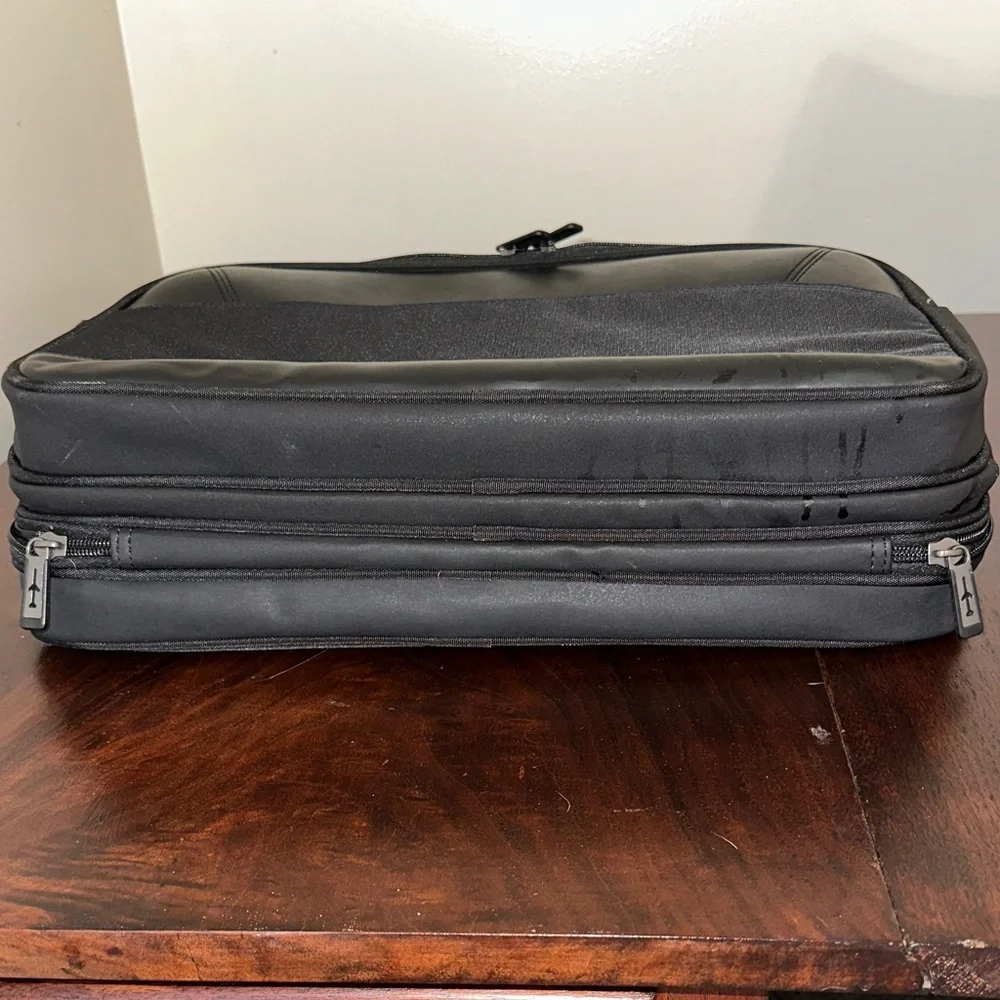 Targus Black Briefcase with Silver Accents